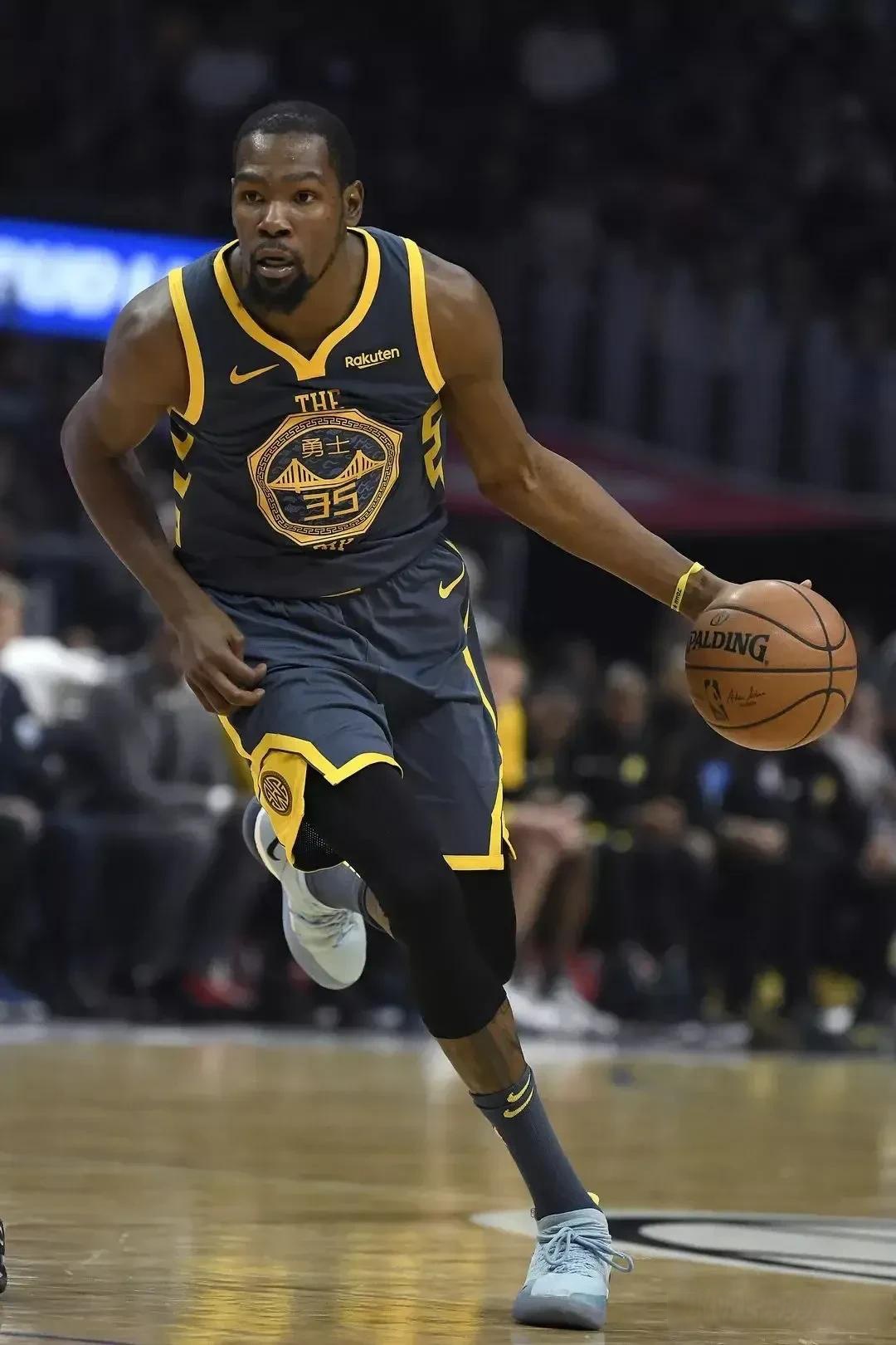 其中一名新 其中一名新